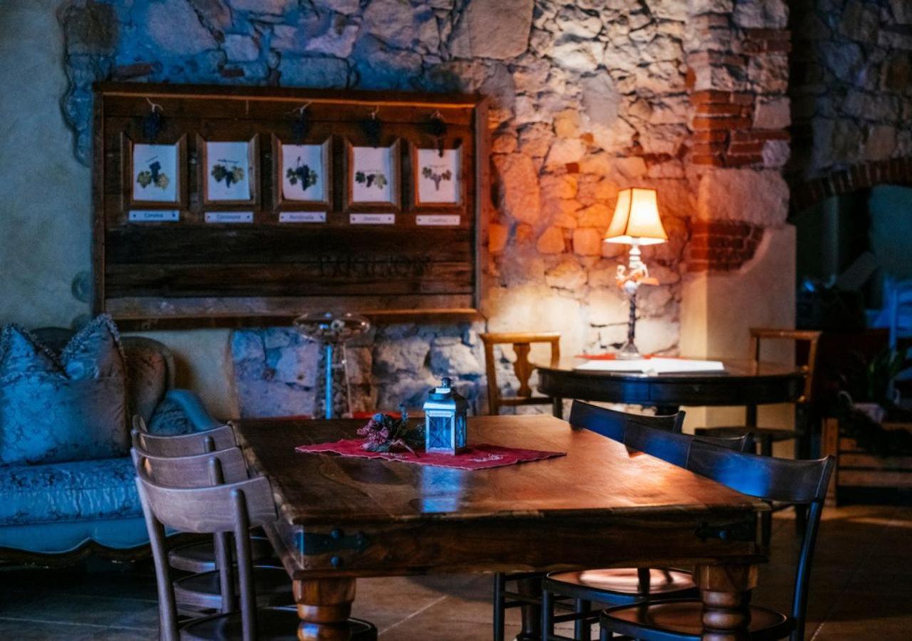 Вилла Dimora Buglioni Wine Relais Сан-Пьетро-ин-Карьяно Экстерьер фото